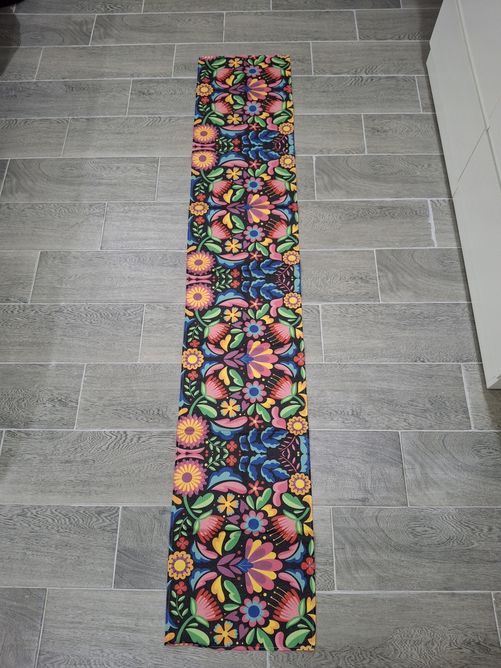 Floral Table Runner - Picture 2 of 5